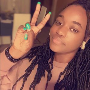 Meet your Posher, Seynabou